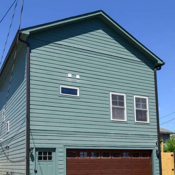 Charming Carriage house in Popular Bates Hendricks - Image 1